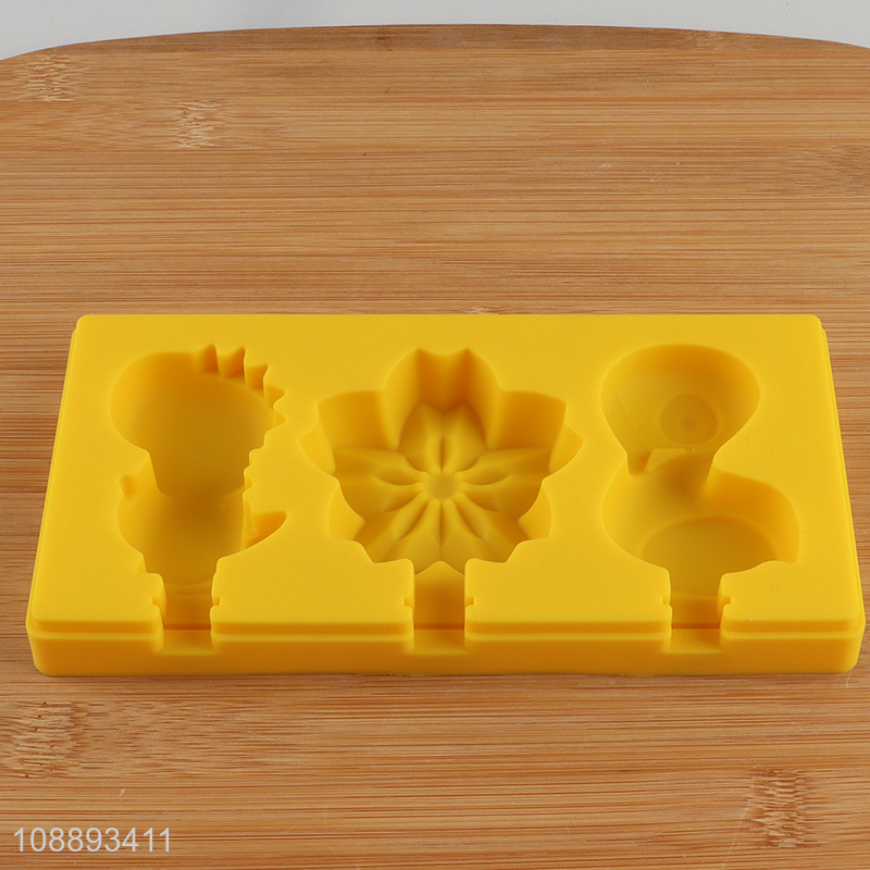 Low price cartoon silicone popsicle mold ice pop mold